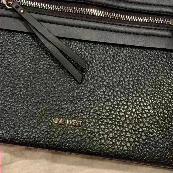 Nine West Crossbody - Picture 2 of 6